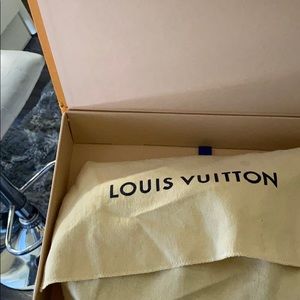 Crossbody Lv authentic